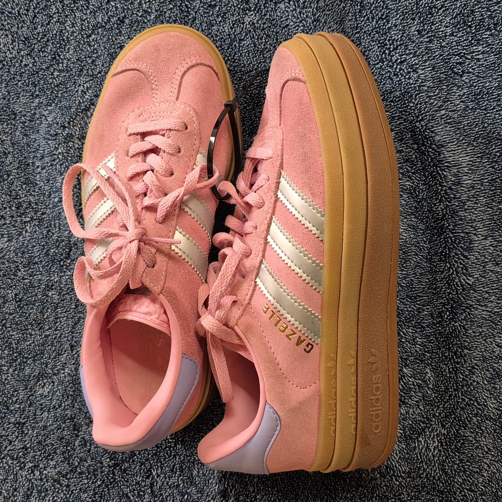 Big Girls size 3 1/2 Adidas Gazelle Sneaker